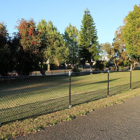 Acclaim Kingsway Tourist Park Ξενοδοχείο Madeley Εξωτερικό φωτογραφία