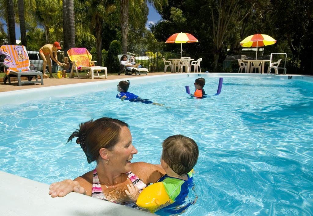 Acclaim Kingsway Tourist Park Ξενοδοχείο Madeley Εξωτερικό φωτογραφία